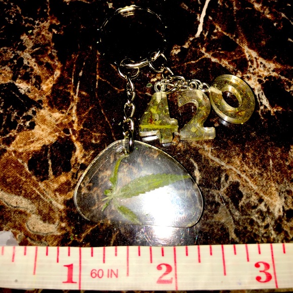 Hemp keychain - Picture 3 of 3